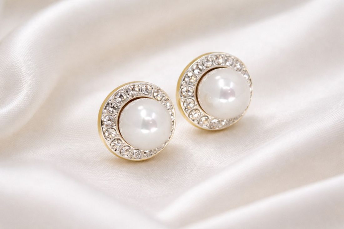 60146 Øredobb rund stener hvit perle